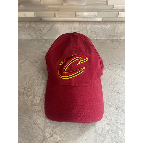 Cleveland Cavaliers New Era 9Twenty Strapback NBA Hat - Picture 2 of 8